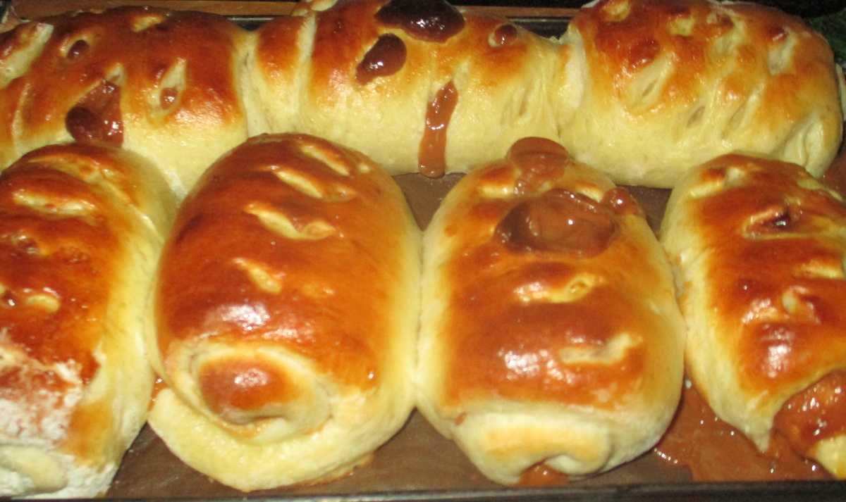 Сладкие булочки с вареной сгущенкой: воспоминания из детства в каждой порции