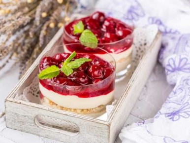 Нежный творожный десерт с джемом — просто и по?весеннему