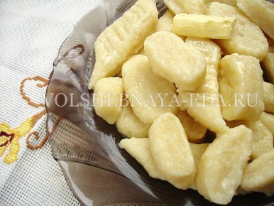 Как быстро приготовить ненавязчивые вареники с творогом