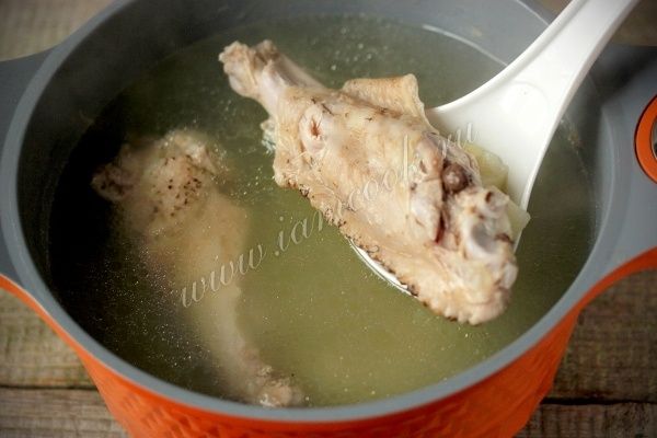 Невероятный суп с индейкой и кукурузными облачками для домашнего уюта