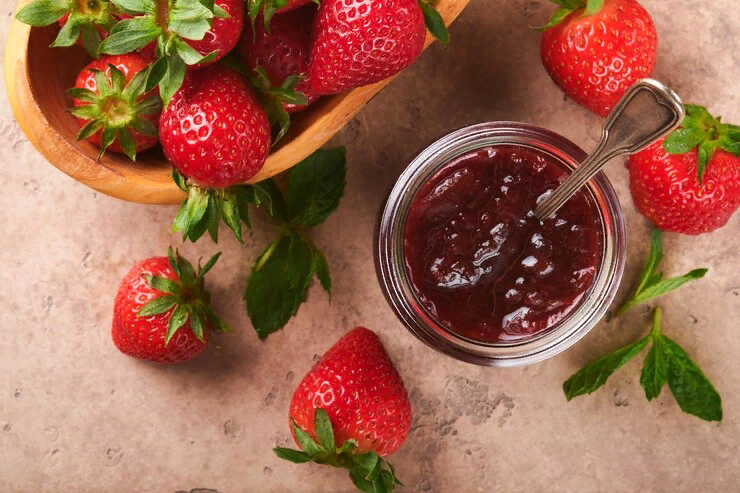 Вкусное клубничное варенье без сахара: 2 простых рецепта для экономных хозяек