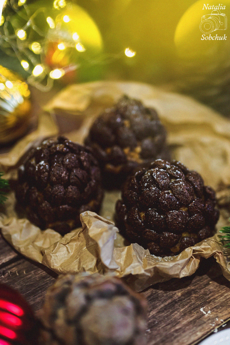 Пирожное «Муравейник» в виде шишки: новогодний шедевр