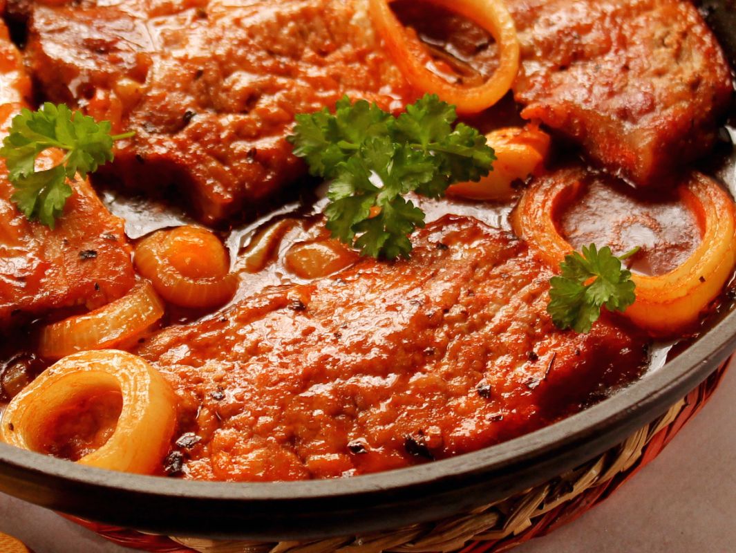 Секрет нежных отбивных: как превратить обычное мясо в кулинарный шедевр