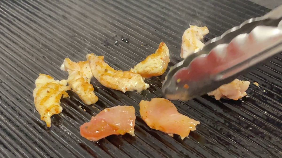 Секреты идеального Цезаря: как готовят знаменитый салат в ресторанах