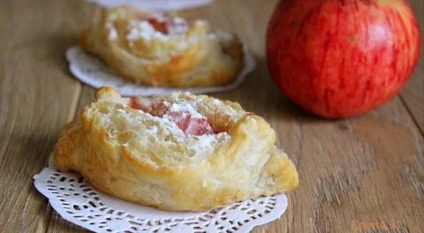 Творите волшебство с яблочными слойками: пять простых рецептов