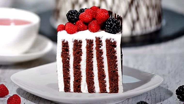 Шоколадный торт с конфи: десерт, который покорит сердца