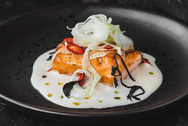 Сочная чавыча с кокосовым соусом: новый кулинарный хит