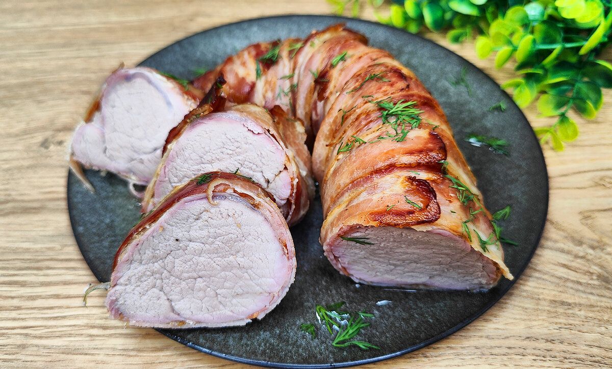 Сочное блюдо на праздник: свиная вырезка легко готовится и восхищает вкусом
