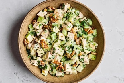 Салат, который вдохновляет: как приготовить классический «Вальдорф»