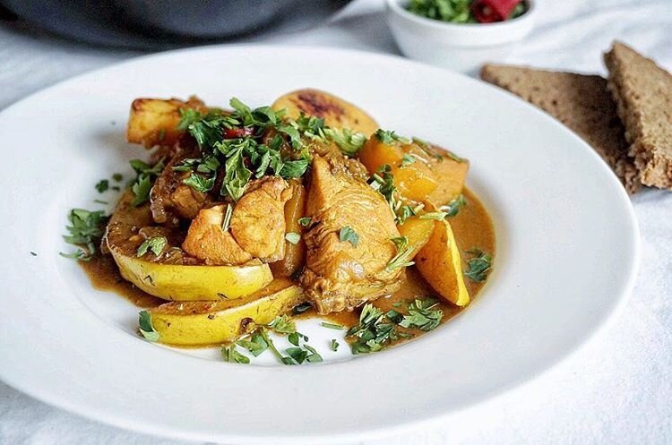 Необычное сочетание: пикантная курица с айвой, которое стоит попробовать