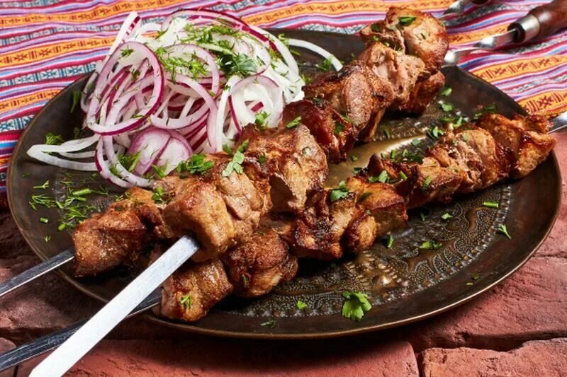Мцвади: грузинский шашлык, который завоюет ваши вкусовые рецепторы