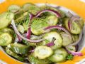 Летний салат из малосольных огурцов: свежесть в каждой порции