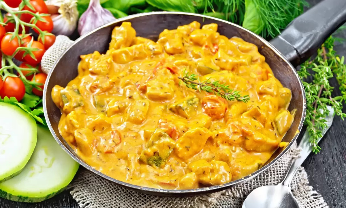 Кабачки в сметане с чесноком: Летние удовольствия на вашей кухне