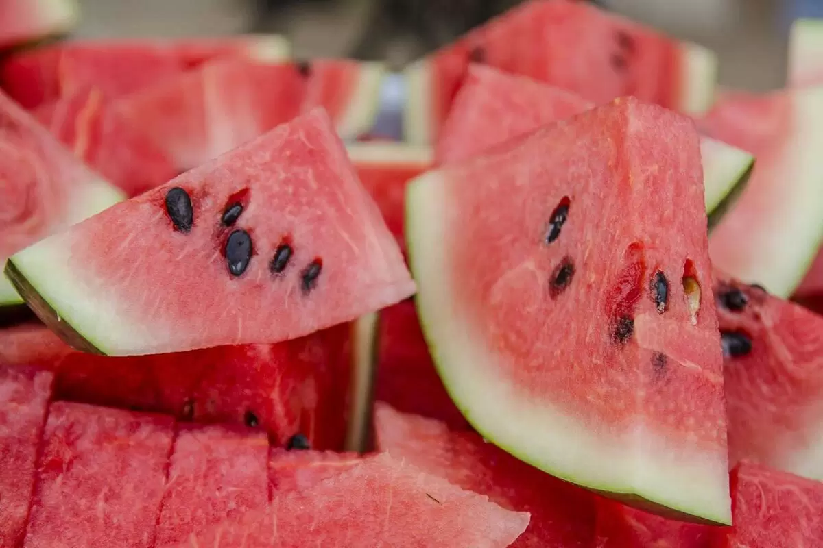 Что произойдет с организмом, если переесть арбуз? Встречайте неожиданные последствия!