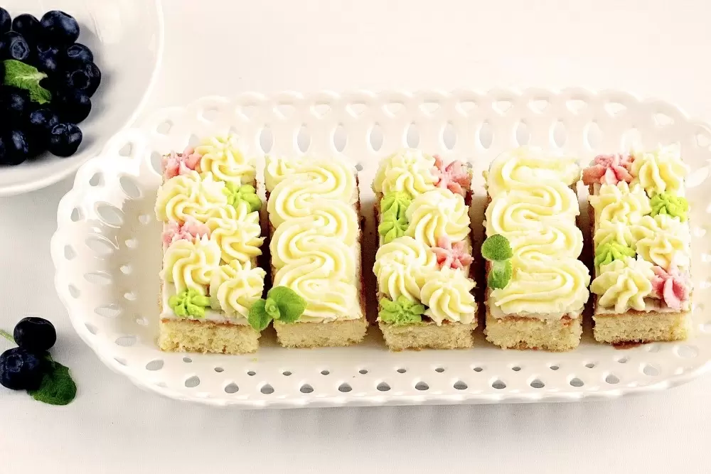 Пошаговый рецепт бисквитных пирожных