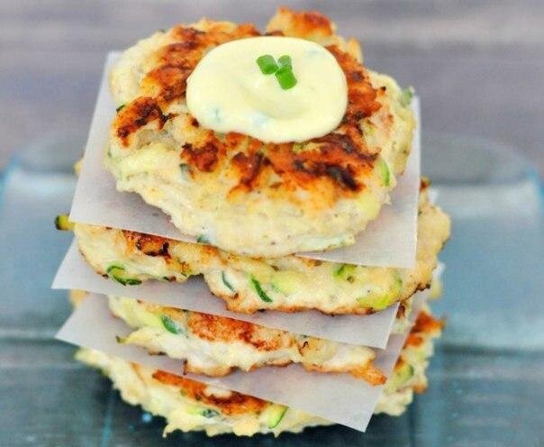 Как приготовить нежные куриные оладьи с цукини: простой и вкусный рецепт