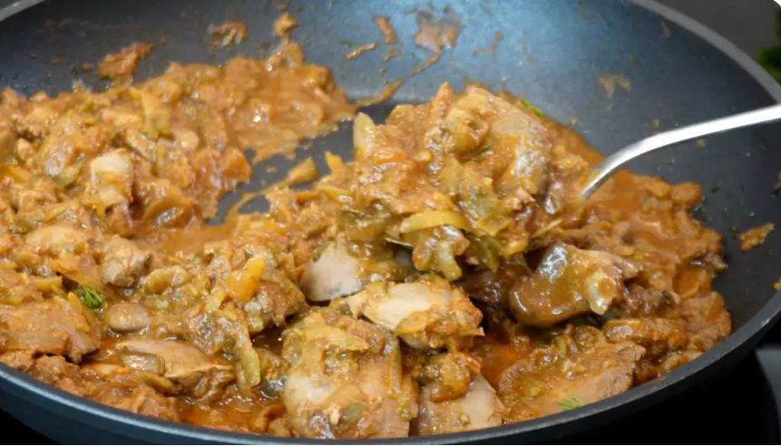Необычное сочетание, которое покорит ваши вкусовые рецепторы: печень с маринованными огурцами