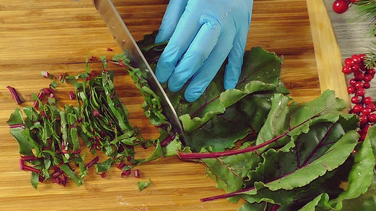 Топ-5 полезных находок для дома с Wildberries и оригинальный рецепт оладий из свекольной ботвы