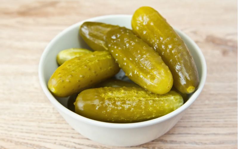 Необычная начинка для пирожков: вкусные маринованные огурцы